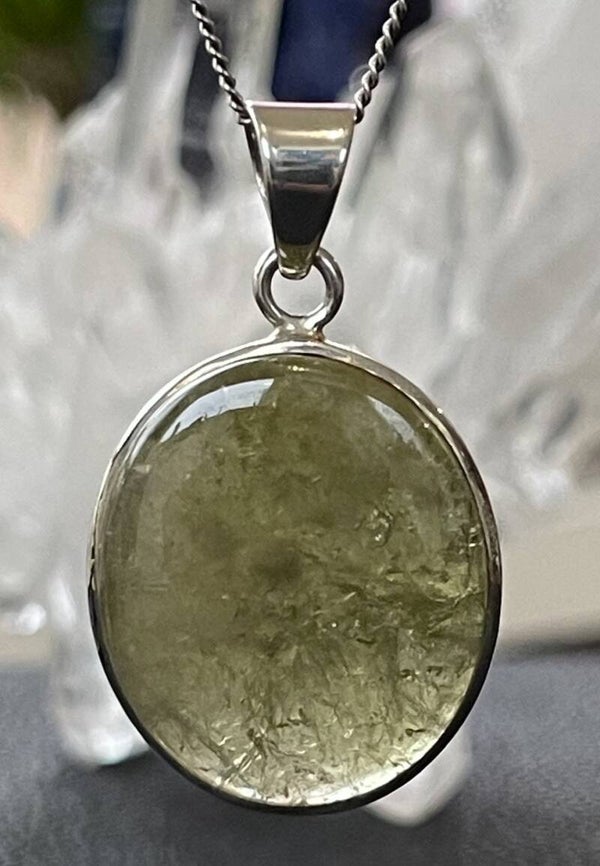 Groene Grossulaar Granaat hanger cabochon ovaal medium