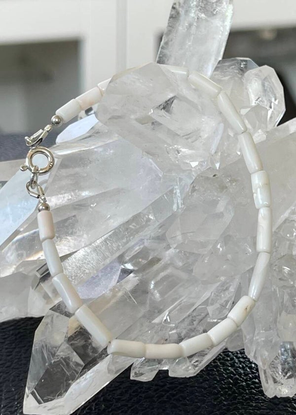 Witte Koraal armband met cabochon kralen 3mm