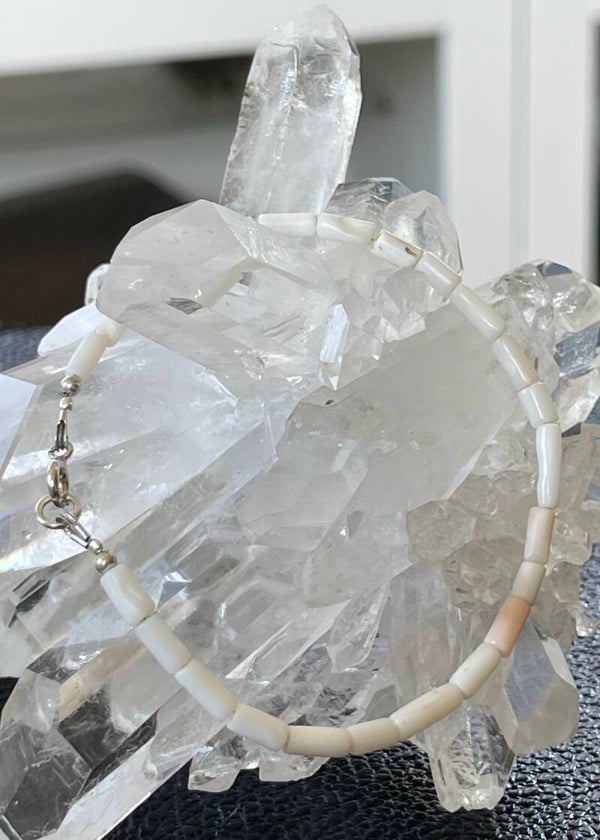 Witte Koraal armband met cabochon kralen 3mm