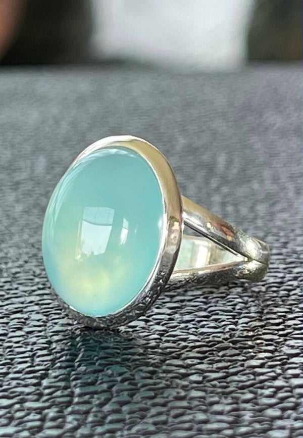 Chalcedoon ring cabochon ovaal, maat 18,5