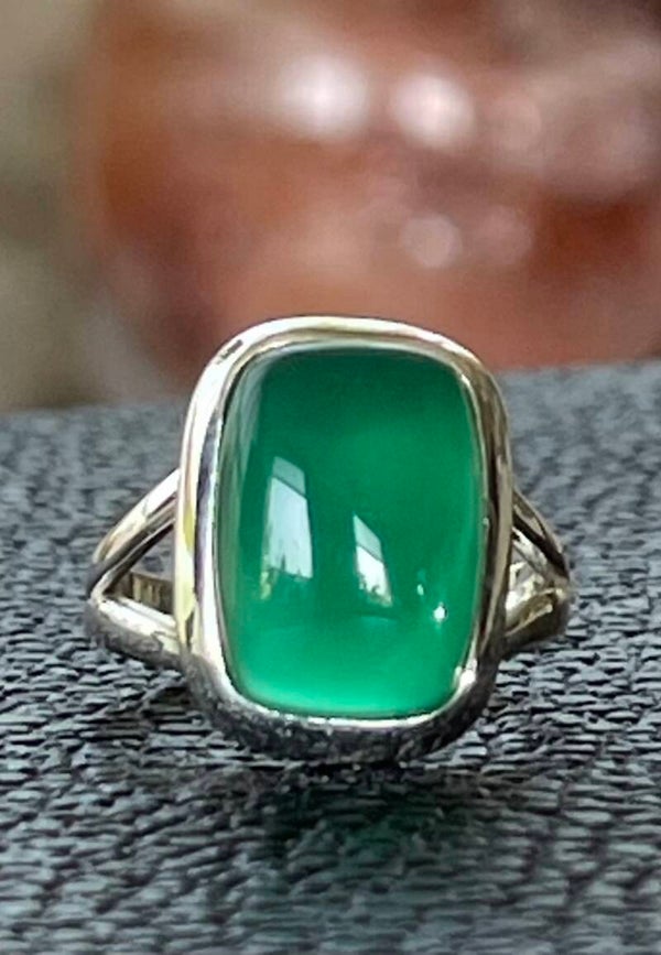 Groene Onyx ring cabochon rechthoekig vorm, maat 16,5
