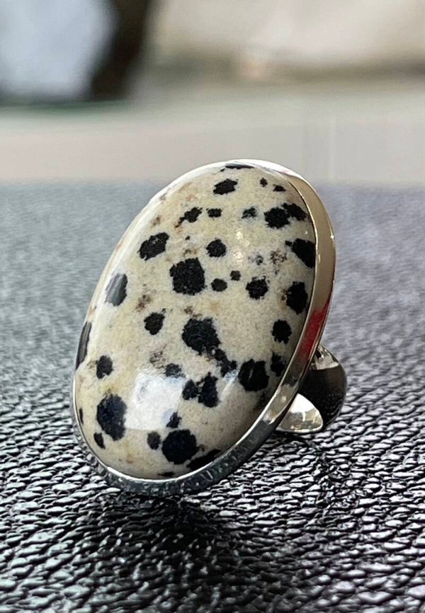 Dalmatiër Jaspis ring cabochon ovaal, maat 17,5