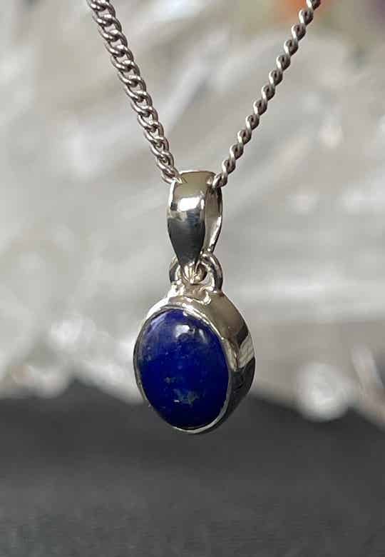 Lapis Lazulli met pyriet hanger cabochon ovaal klein