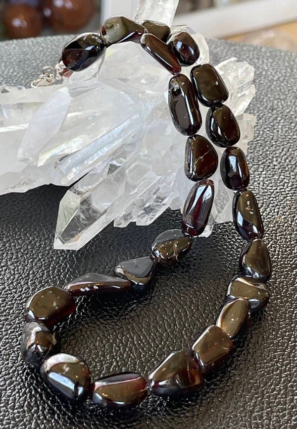Granaat  ketting met groot getrommelde kralen