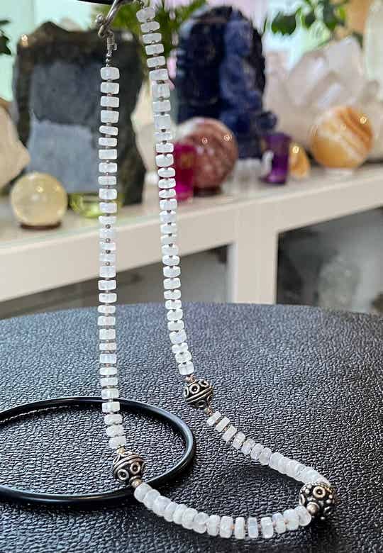 Regenboog Maansteen ketting cabochon