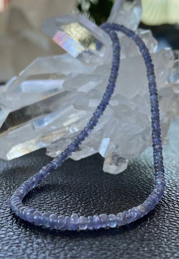 Tanzaniet ketting cabochon