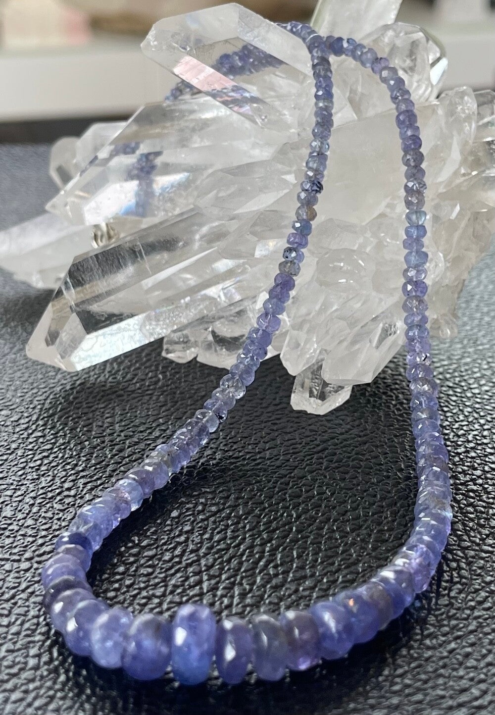 Tanzaniet ketting facet geslepen