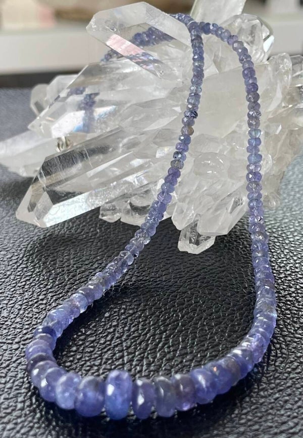 Tanzaniet ketting facet geslepen