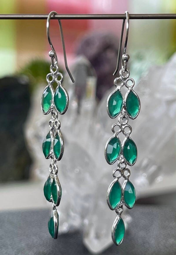 Groene Onyx oorbellen facet geslepen marquise vorm, lang