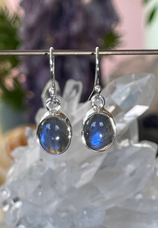 Labradoriet oorbellen cabochon ovaal