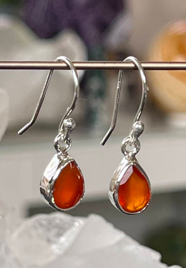 Carneool oorbellen facet geslepen druppel, klein