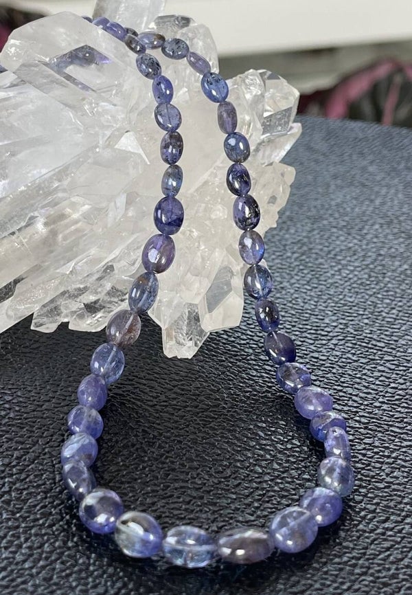 Ioliet ketting cabochon
