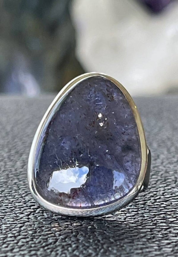 Ioliet ring cabochon free form, maat 18,5