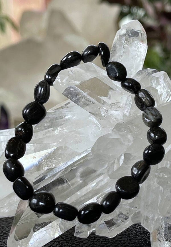 Isua steen armband met getrommelde kralen en elastiek, uit Groenland 8,3mm