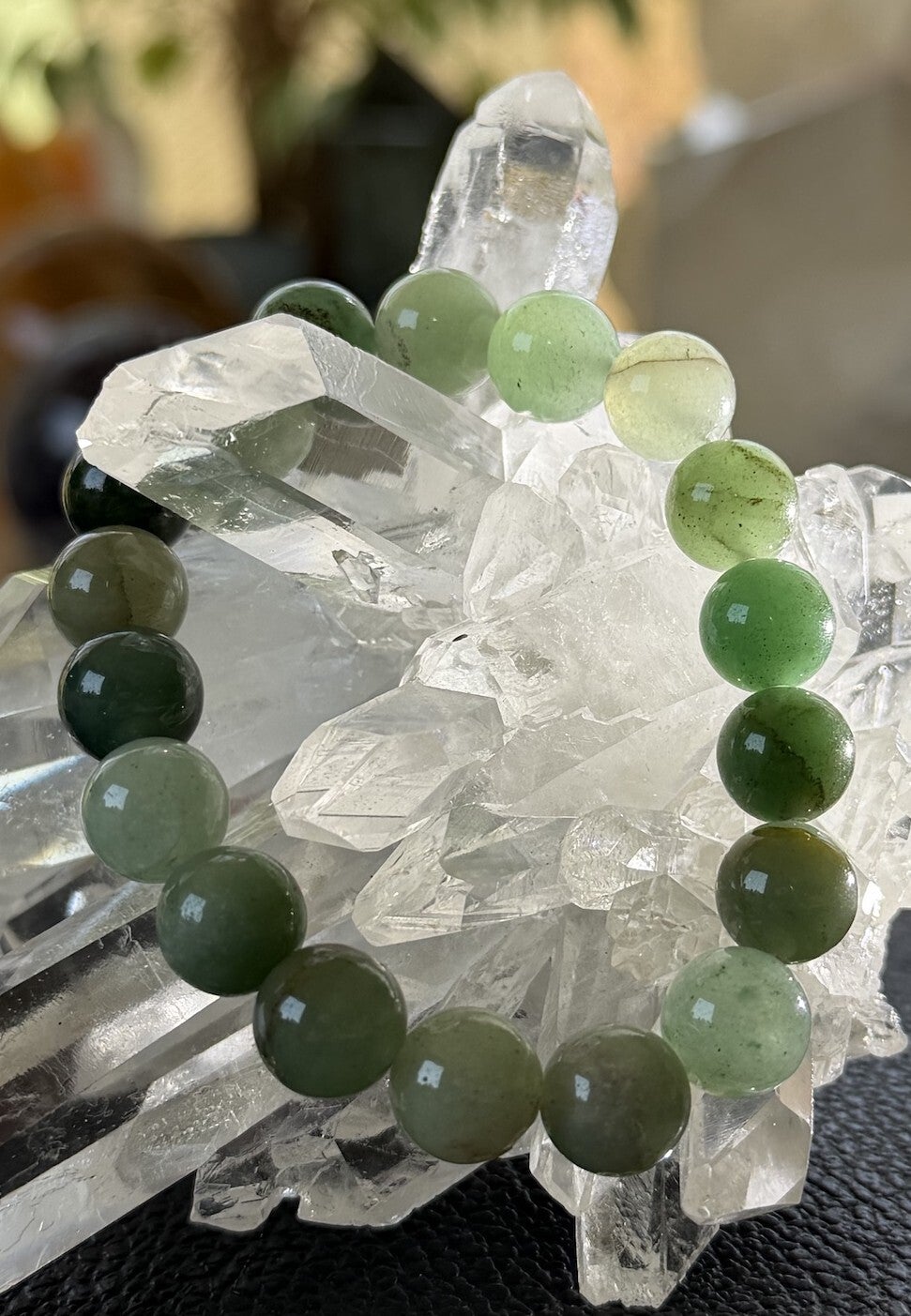 Jade armband met ronde kralen en elastiek 1,04cm