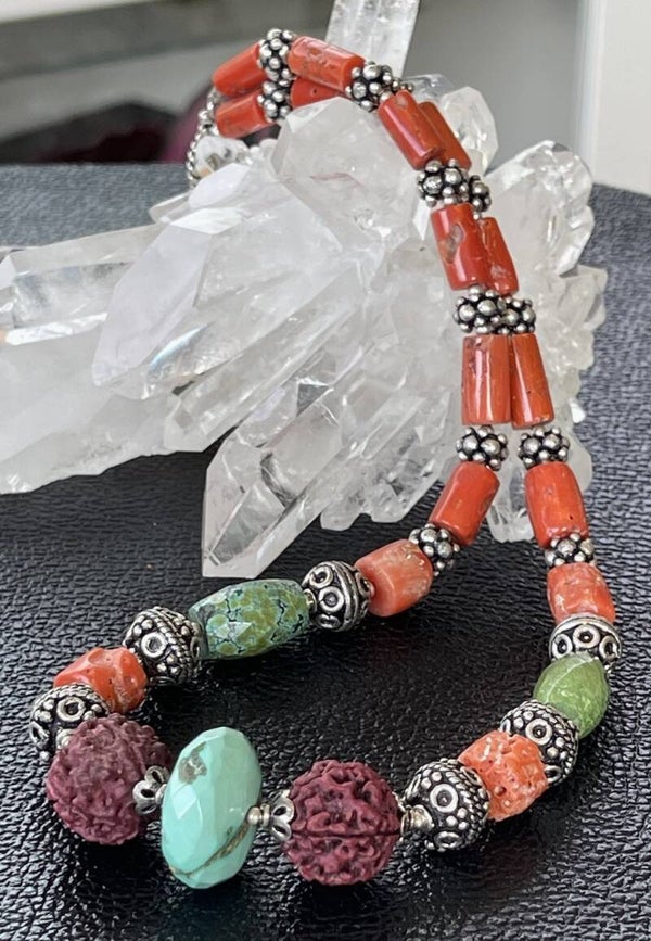 Koraal ketting met Turkoois en Rudraksha