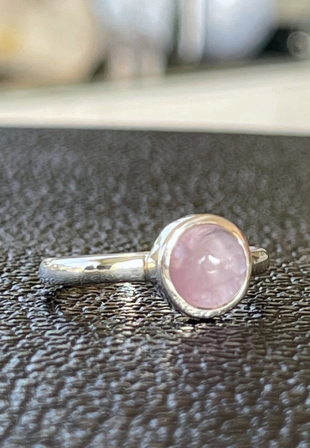 Kunziet ring cabochon rond klein, maat 19,6
