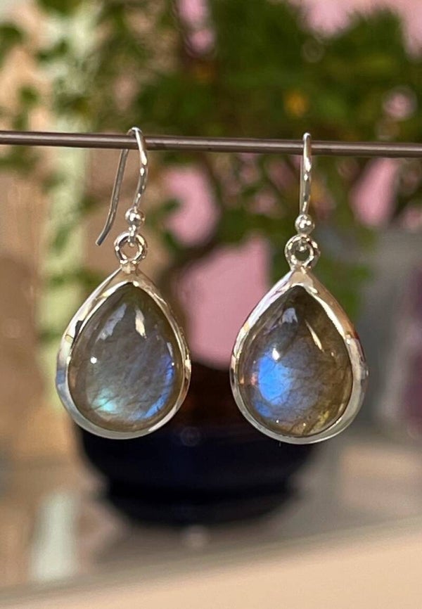 Labradoriet oorbellen cabochon druppel