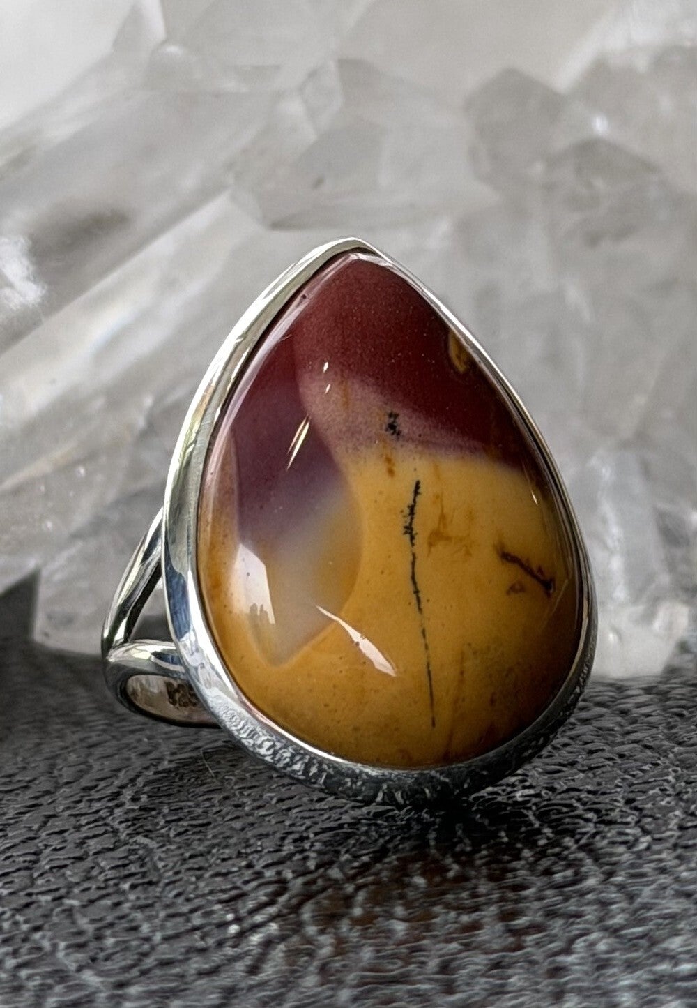 Mookaiet ring cabochon druppel, maat 19,8