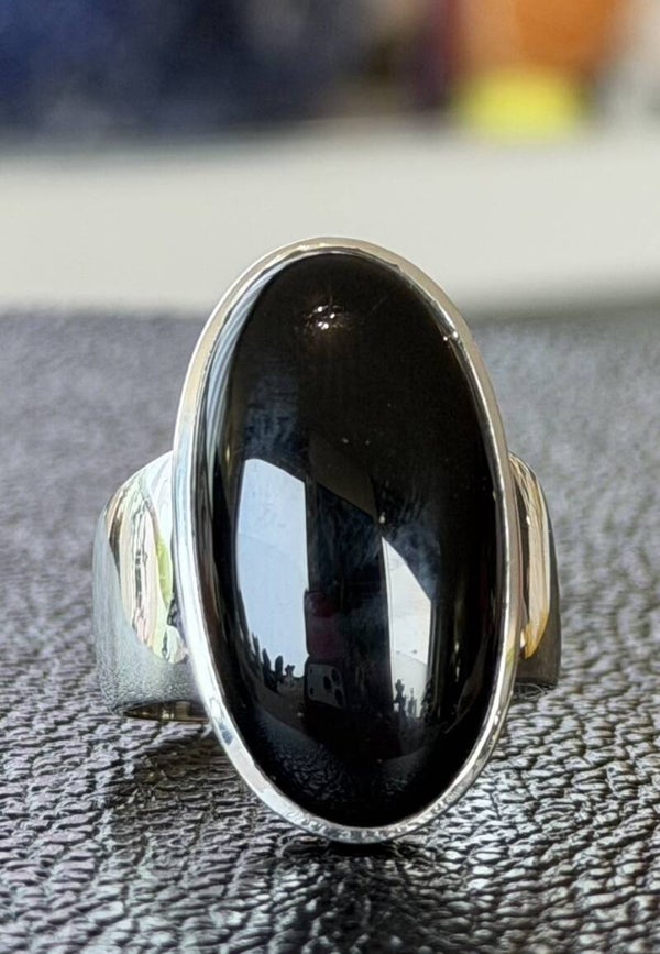 Onyx ring cabochon ovaal, maat 22