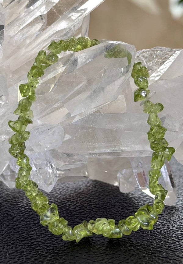 Peridoot armband met split kralen en elastiek 0,75mm