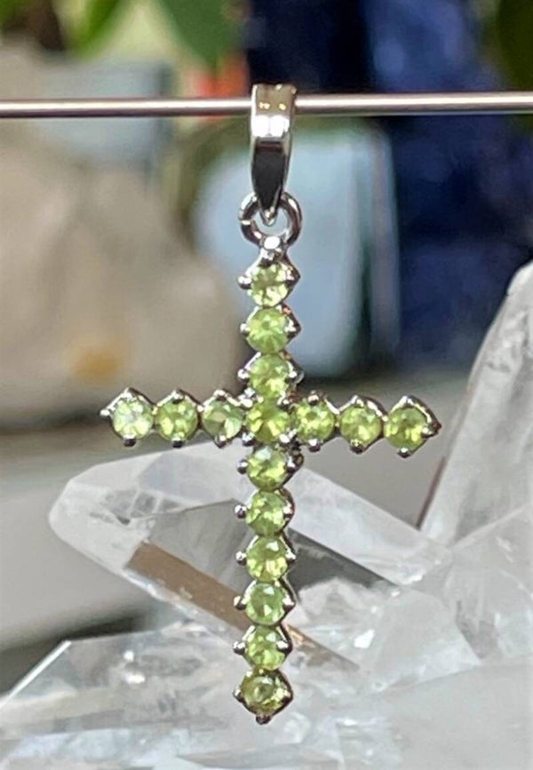 Peridoot hanger facet geslepen kruisje medium