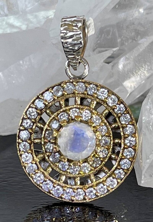 Regenboog Maansteen en Zirkonia hanger facet geslepen rond medium