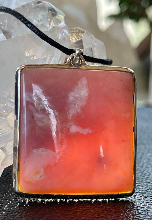 Roze Opaal hanger cabochon rechthoek, bijna vierkant groot