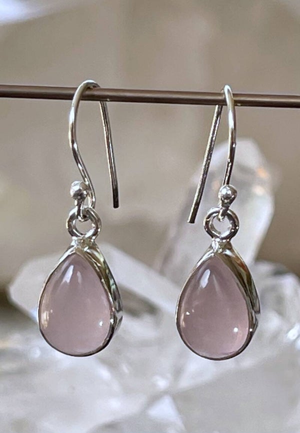 Rozenkwarts oorbellen cabochon druppel