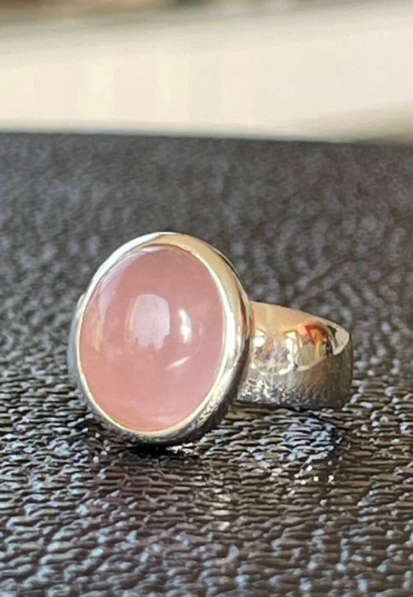 Rozenkwarts ring cabochon ovaal, maat 16,5