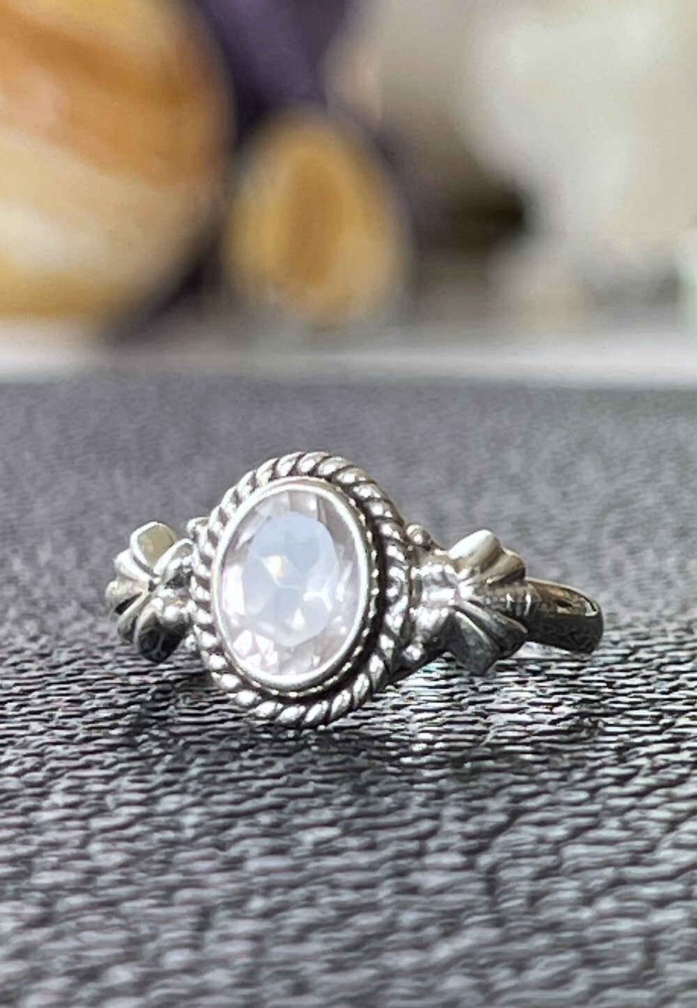 Rozenkwarts ring facet geslepen ovaal klein, maat 19