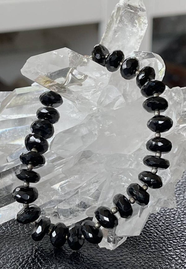 Spinel armband met facet geslepen kralen 9,7mm