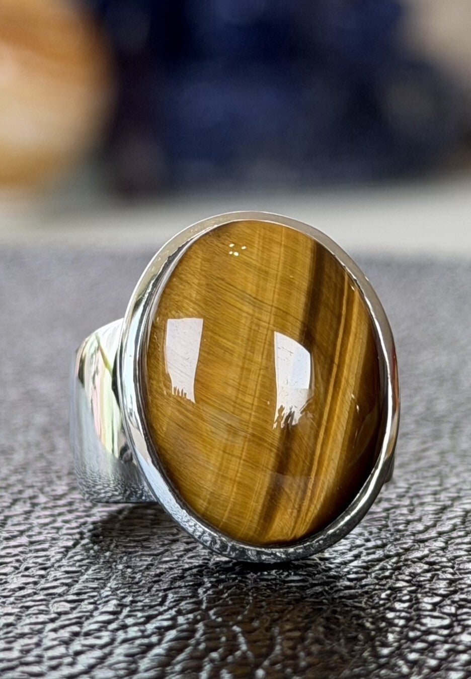 Tijgeroog ring cabochon ovaal, maat 20