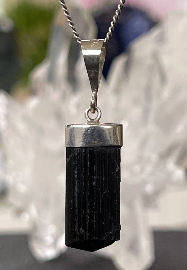 Zwarte Toermalijn hanger ruw klein