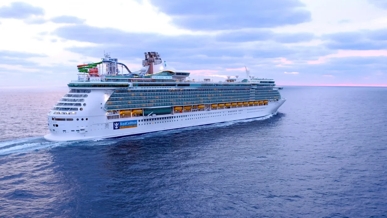 Royal Caribbean cruise ship and casino comp planning for players seeking VIP host support, cabins, upgrades, and confirmed cruise offers