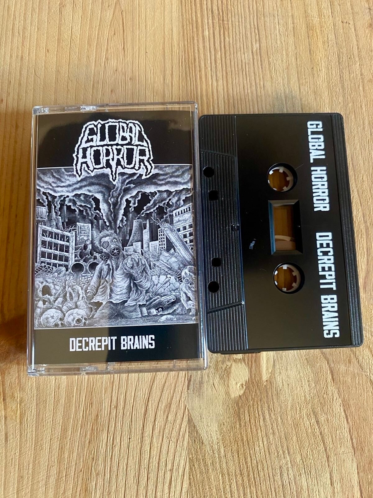 GLOBAL HORROR - Decrepit Brains