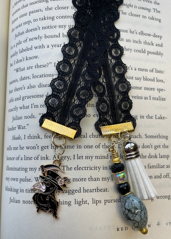 Black Lace Plague Dr With Speckled Egg