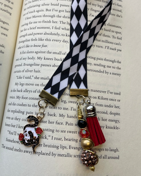 Black & White Snake & Skull