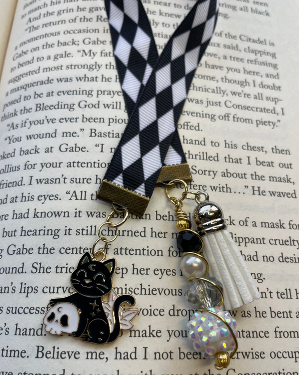 Black & White Skull Kitty