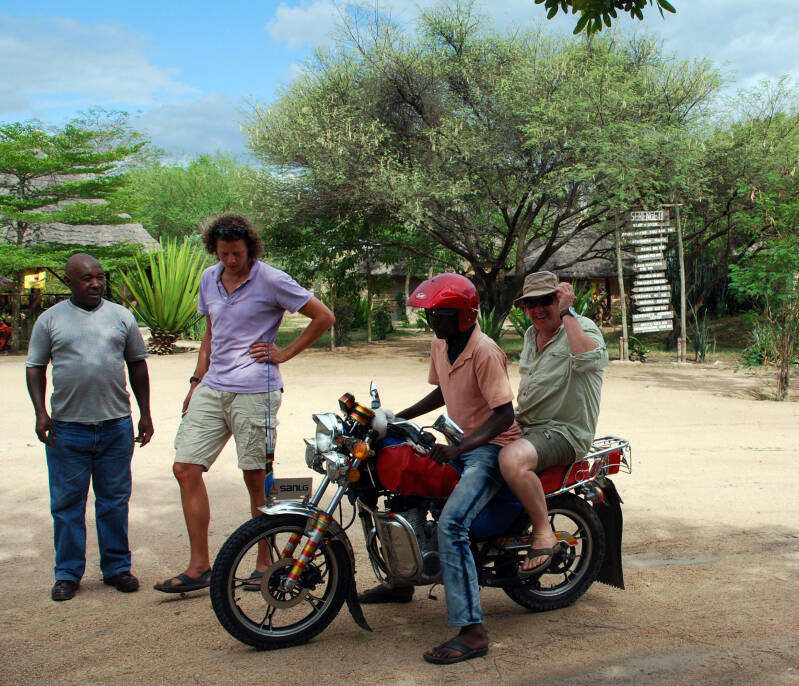 bodaboda brommer taxi1.jpg