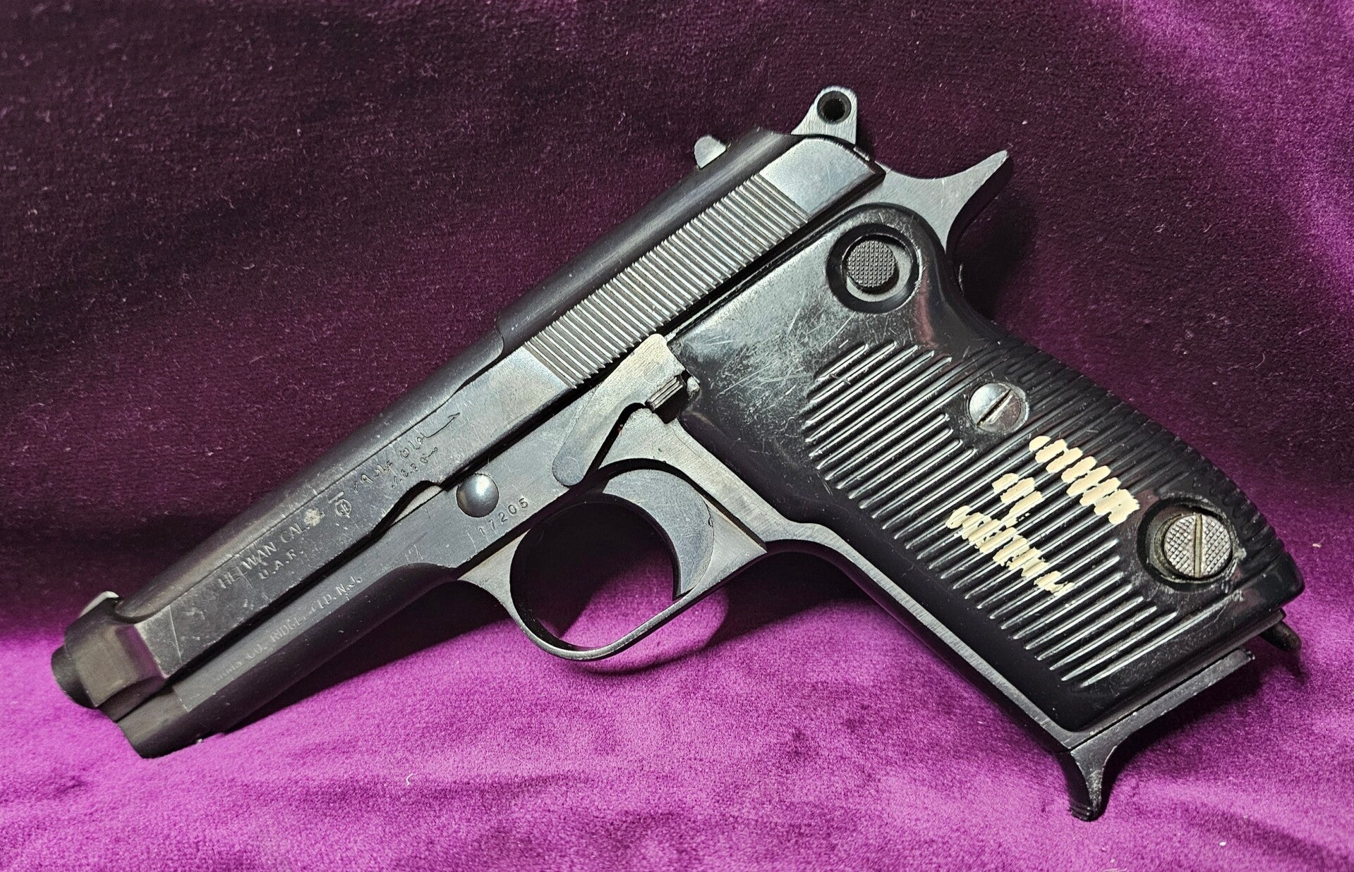 Pistolet HELWAN 7,65 Parabellum - prise de guerre 1967 - import USA Arms Co Ridgfield N.J