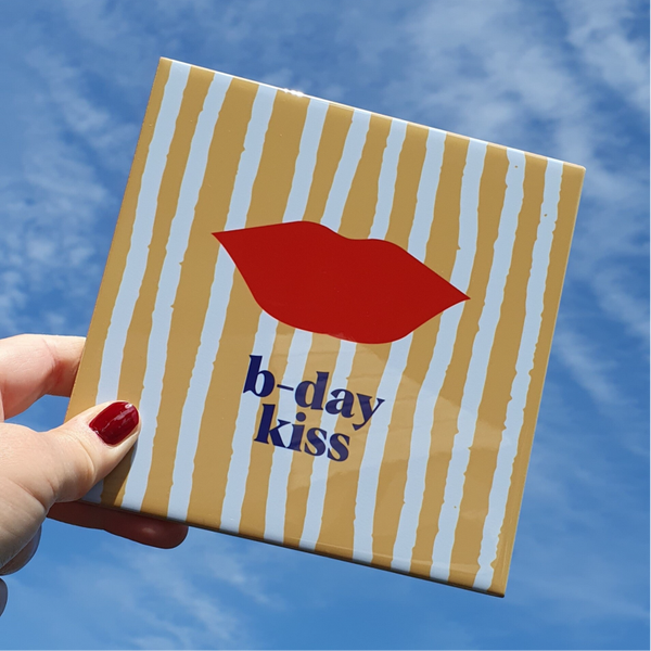 TEGELTJE 15x15cm b-day kiss