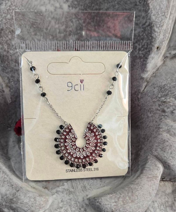 Collier couleur gris acier inoxydable