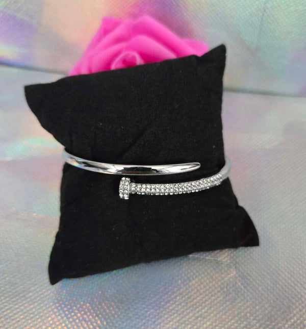 Bracelet clous strass
