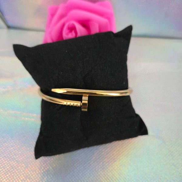 Bracelet clous