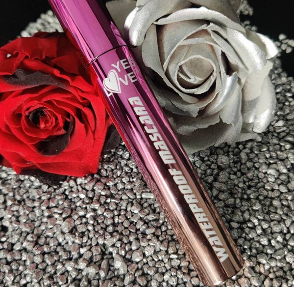 Mascara girly extreme black