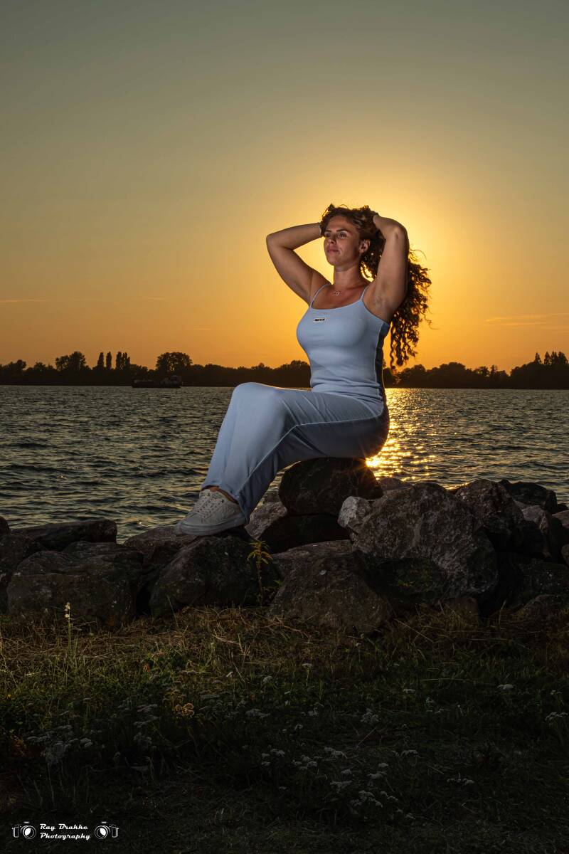 portretfotograaf-aalsmeer-surfeiland-ray-brakke-photography-amstelveen-goldenhour-standard.jpg