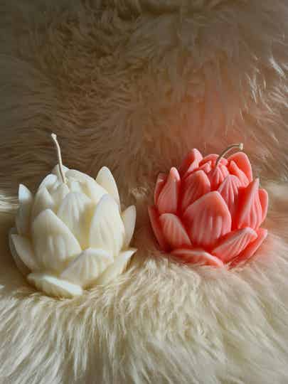 Lotus candle
