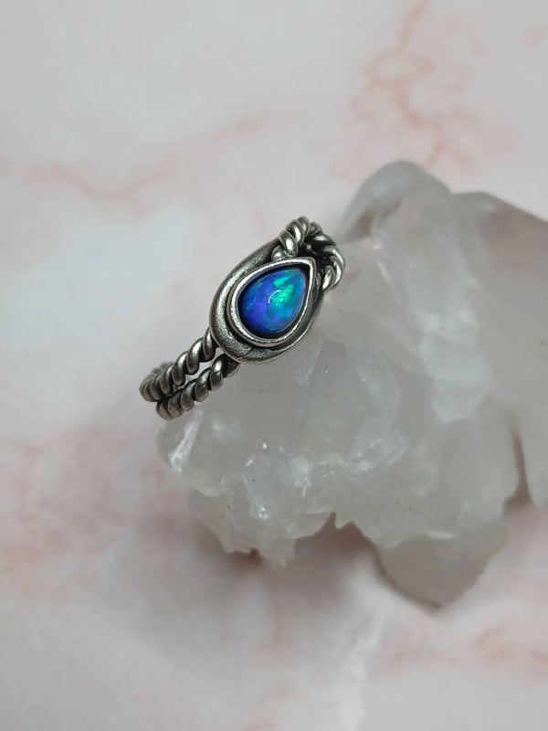 Bague ajustable opale larme 7x5mm welo bleuté éthiopienne