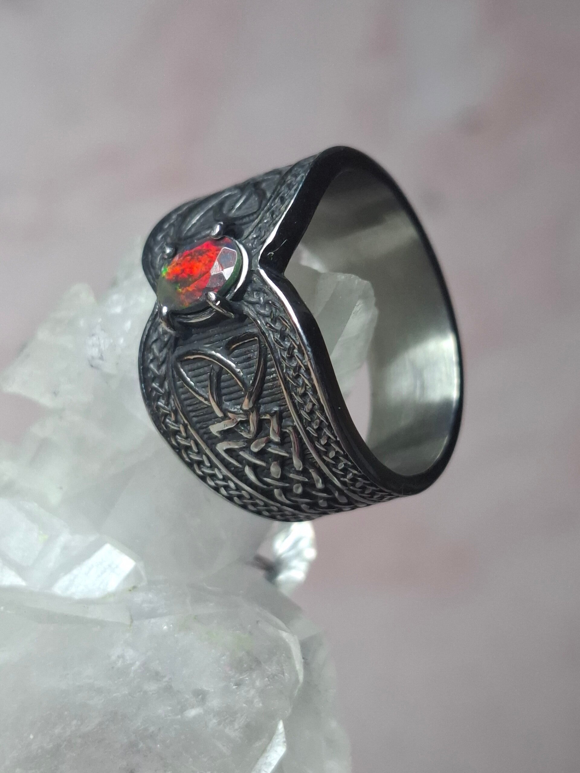 Bague viking taille 22mm opale éthiopienne facettée